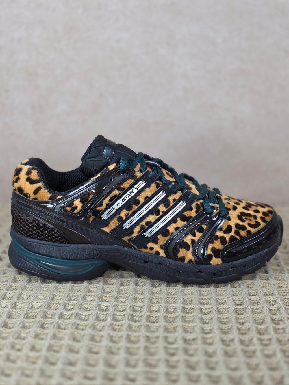 Adidas Adistar Control 5 W KI4204 Women’s 7.5 Black Silver Leopard – Brand New